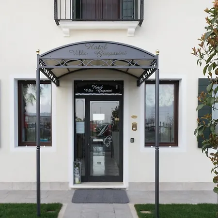 加斯帕里尼别墅酒店 3* 多洛